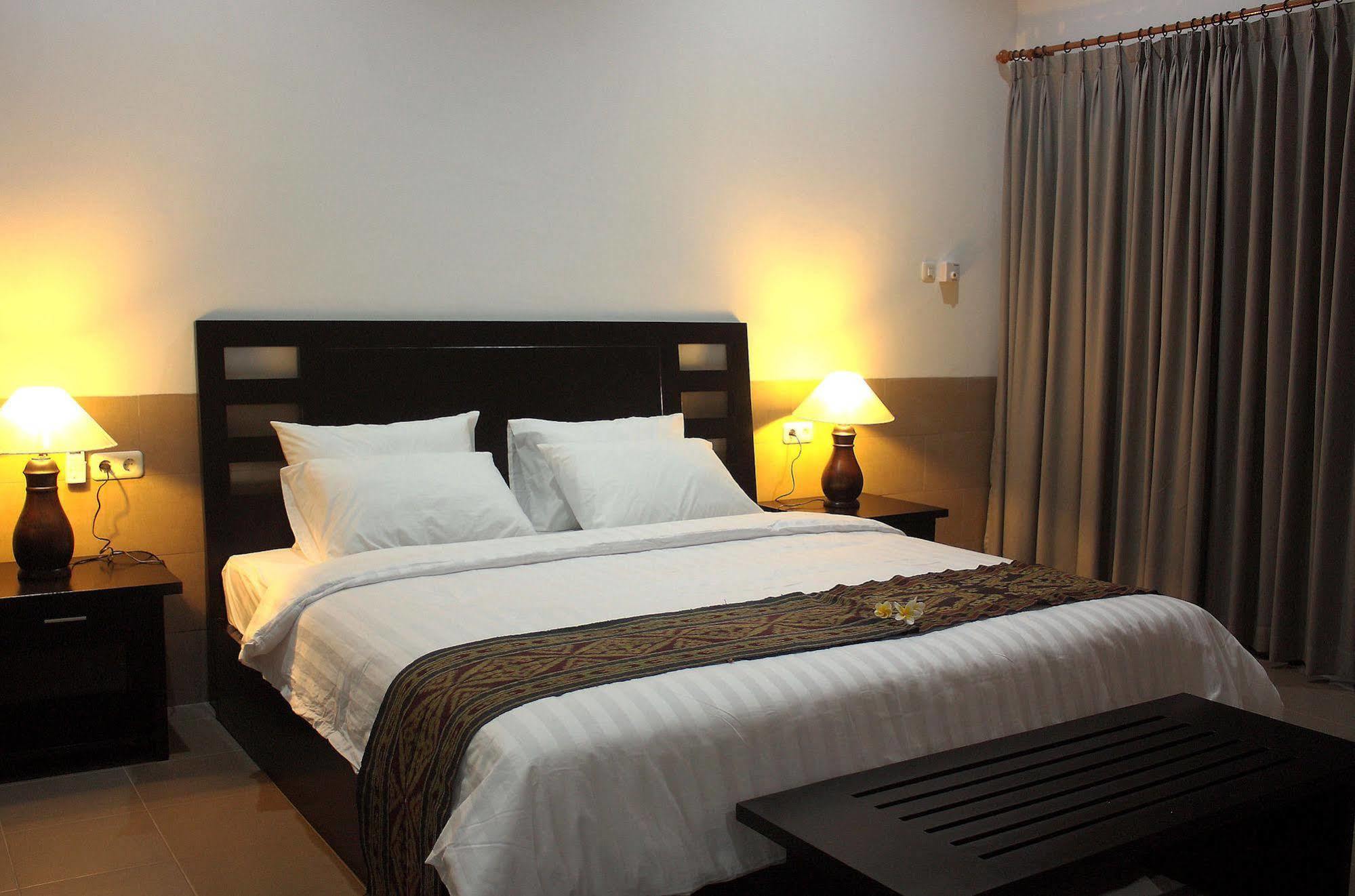 Ocean View Tulamben Dive & Resort Екстер'єр фото